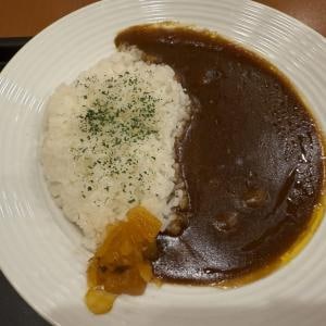 カフェベローチェ　ドリンク1品注文でビーフカレーが半額！　10月15日まで