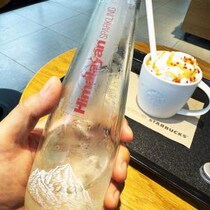 インドのスターバックスでは特別なヒマラヤ山脈の炭酸水「ヒマラヤンスパークリング」が飲める