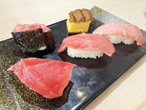 ひろゆきが実際に食べて思う / なぜ「くら寿司の寿司セット」にカステラ玉子焼がついてくるのか？