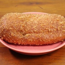 セブンイレブンの「たっぷりルウの欧風カレーパン」のカレー密度に着目してほしい