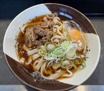 【名古屋グルメ】「最速・最安・最高の…ベスト・パートナー」！？　名古屋駅・新幹線ホーム「住よし」のきしめん