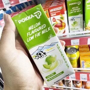 マレーシアのセブンイレブンに行ったらポッカの「メロンミルクドリンク」買おうか