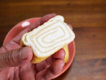 セブンイレブンの「７プレミアムもちもち食感のくるくるミルクレープ」はクリームを楽しむための存在