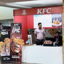 【インド】空港で日本のクレジットカードが使えなくて危機的状況に陥った件→ 厨房がない屋台のケンタッキーフライドチキンに助けられた