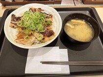 松屋の「炙り十勝豚丼」はこうして食べてみてはどうか