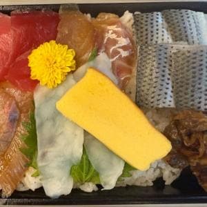 東京駅から新幹線に乗るときに……　インフルエンサーもおすすめの「サカナバッカ」