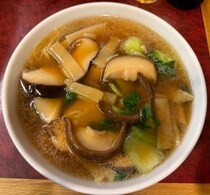 【中野坂上グルメ】駅からすぐのお店で食べる絶品の椎茸うま煮そば！　「中華料理・華吉」
