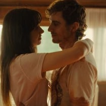 不気味すぎる……　常軌を逸した共依存ボディホラー『トゥギャザー』“いい夫婦の日”特別映像［ホラー通信］