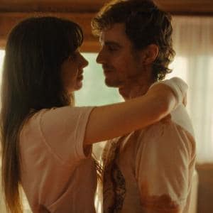 不気味すぎる……　常軌を逸した共依存ボディホラー『トゥギャザー』“いい夫婦の日”特別映像［ホラー通信］