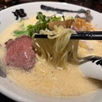カラシビにセルフカスタマイズするのが楽しい！ カラシビ「鬼金棒」の新ブランドはなんと牛骨ラーメン