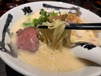 カラシビにセルフカスタマイズするのが楽しい！ カラシビ「鬼金棒」の新ブランドはなんと牛骨ラーメン
