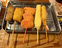 串カツ牛・串カツ豚・紅しょうが・チーズ・エビの人気５種類が半額！　「串カツ田中」の創業祭