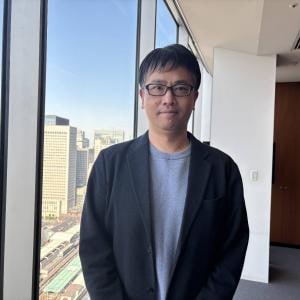 【インタビュー】パチンコ店の常識破壊? マルハンが1200名参加で実現した「制服革命」 に迫る