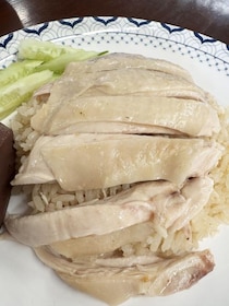 タイ人が「バンコクならここのカオマンガイが最高にウマイ」と教えてくれたので行ってみた