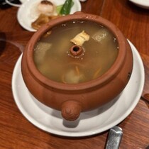 【新宿グルメ】上海から雲南省までの架空の列車！？　中国南部の家庭料理が味わえる新宿御苑のガチ中華「南方急行」に行ってみた