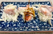 【ナウル、信じてるからな】ナウル名物ココナッツフィッシュライスって本当に美味しいのかよ？ マグロ、サーモン、白身魚で作ってお寿司にしてみた結果