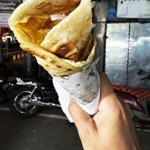 ボッタクリで人を騙そうとしてくるけど超ウマイ店に行ってみた→ 焼きそばが大人気