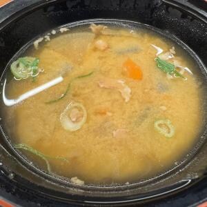 【究極の豚汁グルメ】ちいかわナガノ先生が「かつやのとん汁うますぎる」と大絶賛→ 実際に食べてみた結果