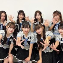 「高嶺のなでしこ」1stアルバム『見上げるたびに、恋をする。』リリースイベントで可憐なパフォーマンス披露！ “飛び出る”MVも配信開始