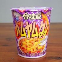 香港限定の日本語のタイ名物トムヤムクン味カップヌードルを食べた結果