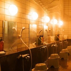 温泉に入るとき体を洗ってはダメ→ 知らなかった→ 洗ってはダメな理由