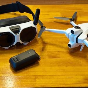 「Antigravity A1」フォトレビュー 世界初の8K 360°搭載ドローンとユニークなハンドルコントローラー・ゴーグルをチェック