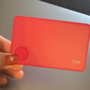 年末年始の飲み会シーズン、ついうっかり…な忘れ物を防ぐ！「Tile Slim」が便利すぎる