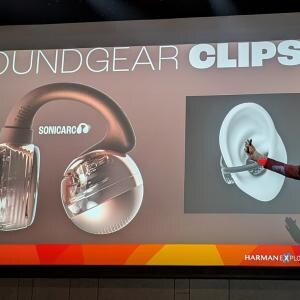 JBLが耳をふさがないイヤーカフ型完全ワイヤレスイヤホン「JBL Soundgear Clips」を9月25日発売へ