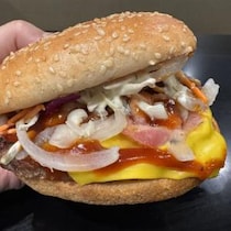 バーガーキングだけどバーガーキングじゃないハングリージャックスで野菜たっぷりワッパーを食べる