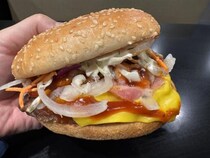 バーガーキングだけどバーガーキングじゃないハングリージャックスで野菜たっぷりワッパーを食べる
