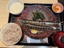 脂がのってウマかった　例年より1か月早く登場の大戸屋「生さんまの炭火焼き」を食べてみた