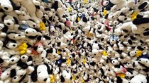 スヌーピー約500体の壁…！ 南町田「スヌーピーミュージアム」のパワーアップが大迫力