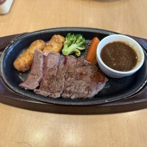 ガストのステーキ999円が詐欺じゃないかとSNSで話題に！？　実際に食べてみた