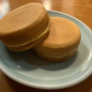 【九州グルメ】「回転焼」でも「大判焼」でも「今川焼」でもない！　はちみつを使用した「蜂楽饅頭」