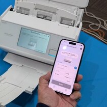 スマホをかざしてイメージスキャナ「ScanSnap iX2500」へ手軽に接続できる機能「ScanSnap Go」の提供を開始