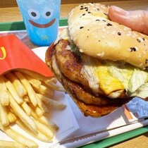 【忖度なしレビュー】マクドナルドのドラクエバーガー「チーズダブルてりやき」について