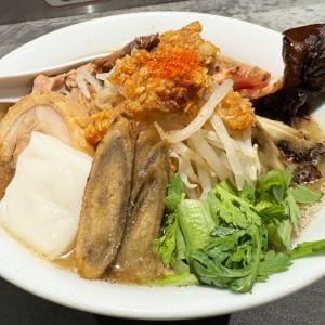ラーメン屋「 そらのいろ銀座本店」のラーメン二郎インスパイアがムッチャ美味かった話