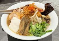 ラーメン屋「 そらのいろ銀座本店」のラーメン二郎インスパイアがムッチャ美味かった話