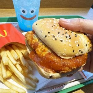 【忖度なしレビュー】マクドナルドのドラクエバーガー「ホットチリ＆タルタルチキン」について