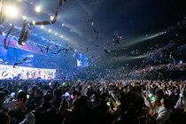 日常組『日常祭 ～なんか、2025～』公演レポート／「ノーリアクション日常祭」サプライズ続出に8000人が熱狂！ 新作「しにがみ自作ゲーム」では2m巨大“とらお”が現実侵食