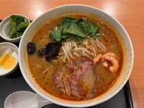13種類の追加トッピングを選べる！　デニーズで「麻辣湯麺」を食べてみた
