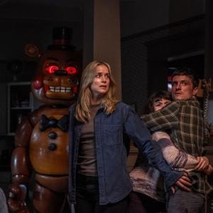 『ファイブ・ナイツ・アット・フレディーズ２』、エリザベス・レイル演じるヴァネッサがキーに　「彼女は深刻な重荷を抱えている」［ホラー通信］