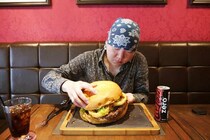 運動はしたくないけどラーメンとピザとバーガーを食いまくる私が絶対に太らない理由