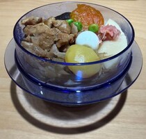 器がなんとスケルトン！　京王百貨店・駅弁イベントで販売の「おぎのや創業140周年記念峠の釜めし」