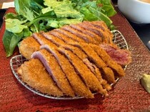 牛かつあおな御徒町本店で「肉倍盛りキャンペーン」開催中！　お肉が倍の200gを1200円で提供　早速行ってみた