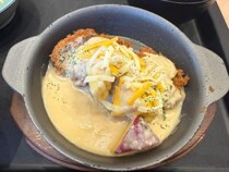 「松のや」でシュクメルリとチキンかつがコラボ！　人気すぎて終売となる店舗も続々　食べたい方はお早めに！