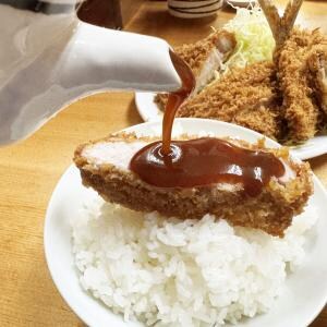 【東京・上野グルメ】価格高騰の時代に高評価トンカツ定食950円でさらにカキフライも高評価な食堂に行った件→ とんかつ山家