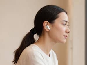 着脱の手間を減らす、外音取り込み機能