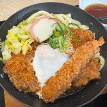 「かつや」でロースカツ・海老フライに〆うどんまで入った「鍋焼きカツ煮定食」販売開始！さっそく食べてみた