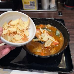 「ウルトラ創業祭2026」対象商品　カレーハウスCoCo壱番屋で「厚切りベーコンとスモークチーズのスープカレー」を食べてみた